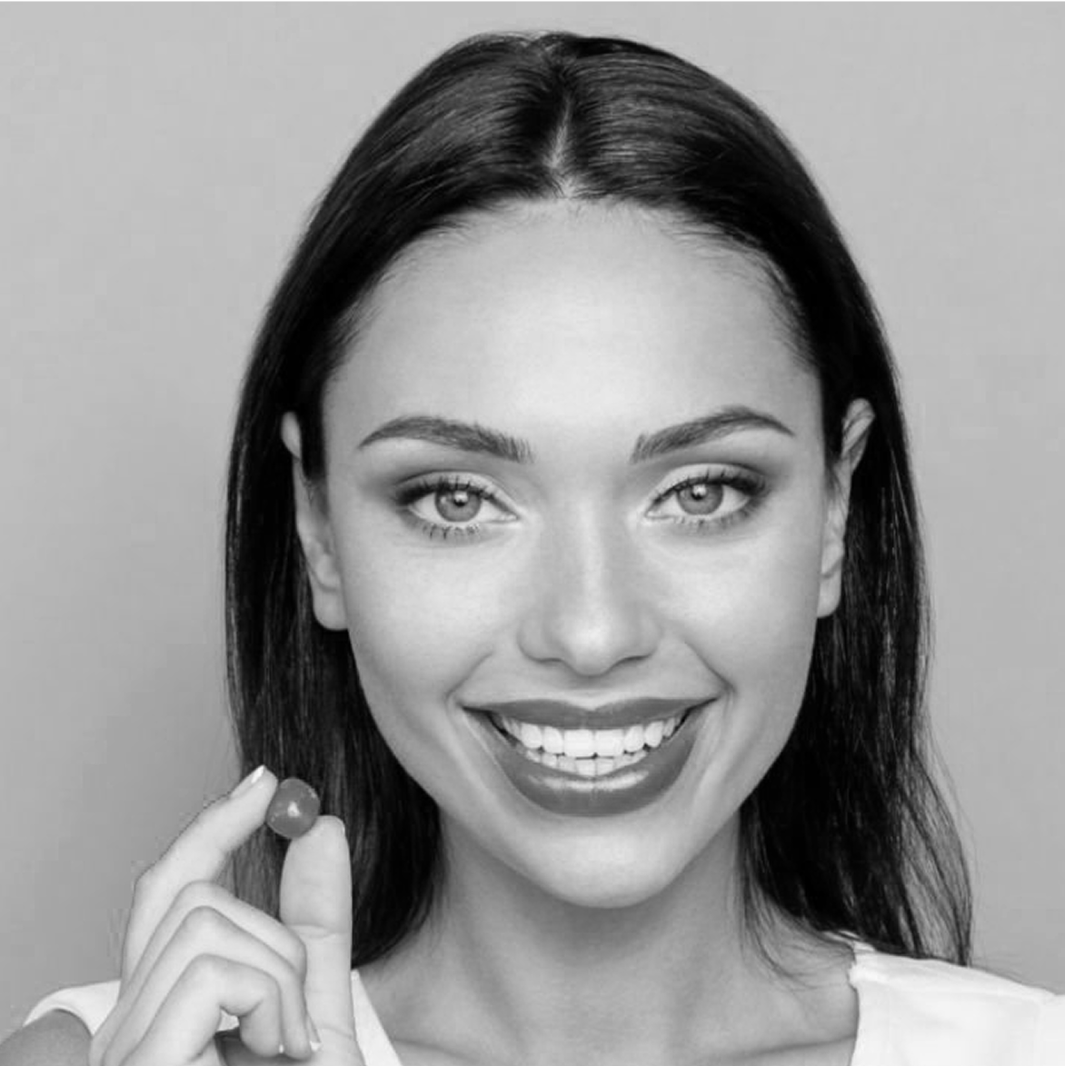 Alyssa M., Coastal Gummies customer testimonial portrait